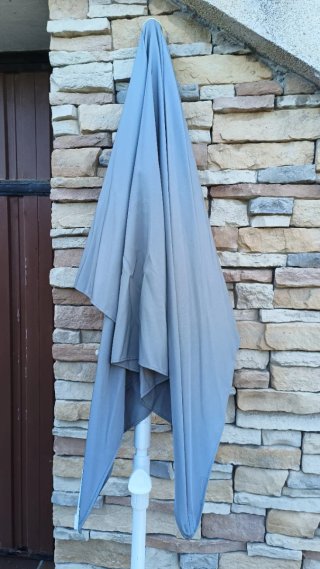 Sombrilla rectangular Ikea Lilleö gris