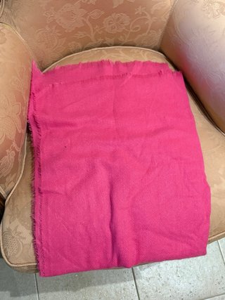 Bufanda rosa fucsia con flecos