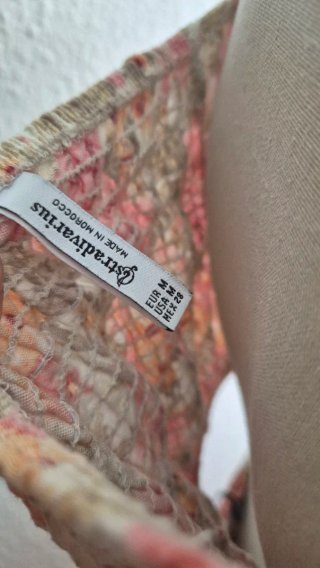 Conjunto floral Stradivarius crop top y falda