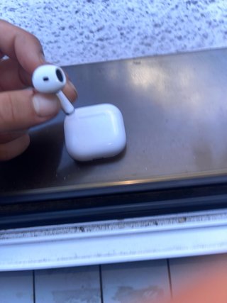 Airpods 4 Apple blancos con poco uso