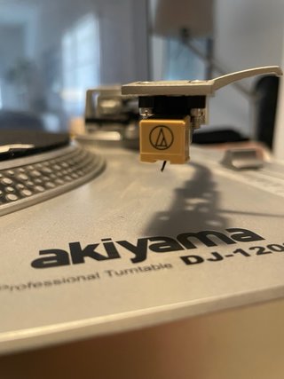 Tocadiscos Akiyama DJ-1200