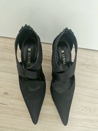 Zapatos de tacón negros