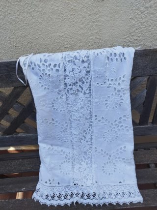 Vestido blanco bordado