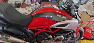 Ducati Diavel 1200 Roja y Plateada