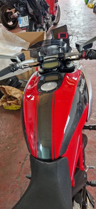 Ducati Diavel 1200 Roja y Plateada