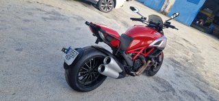 Ducati Diavel 1200 Roja y Plateada