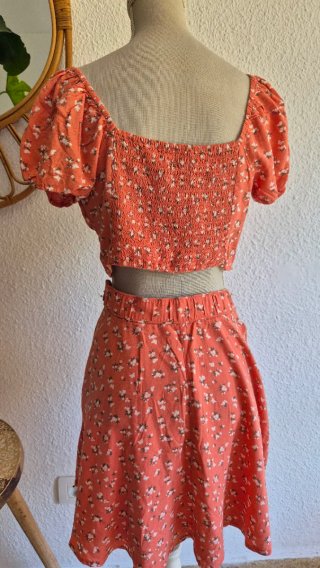Conjunto Hollister floral naranja y rosa