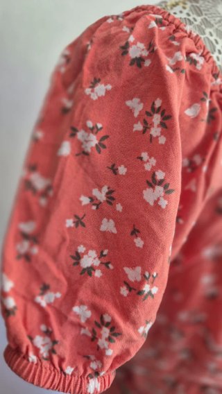 Conjunto Hollister floral naranja y rosa