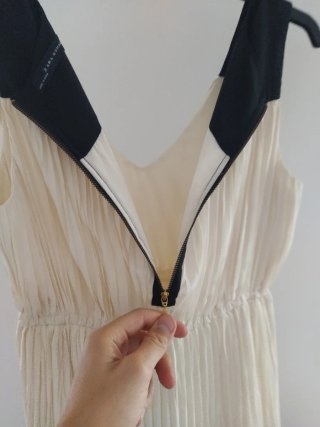 Zara Vestido Beige e Preto Plissado