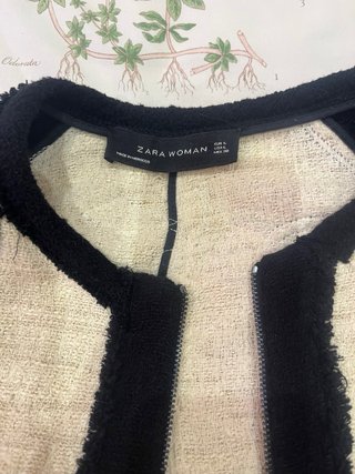 Chaqueta Zara Beige y Negra