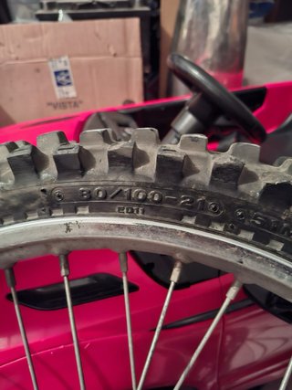 Rueda de moto con disco de freno