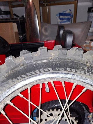Rueda de moto con disco de freno