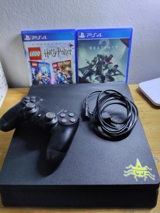 PS4 con Mando e 2 Giochi