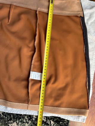 Falda mini beige