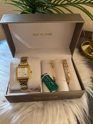 Set de Reloj y Brazaletes Skyline Dorado