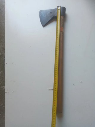 Hacha de madera