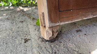 Ventana antigua de madera con cristal