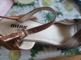 Sandalias Mustang Cuña Beige y Marrón