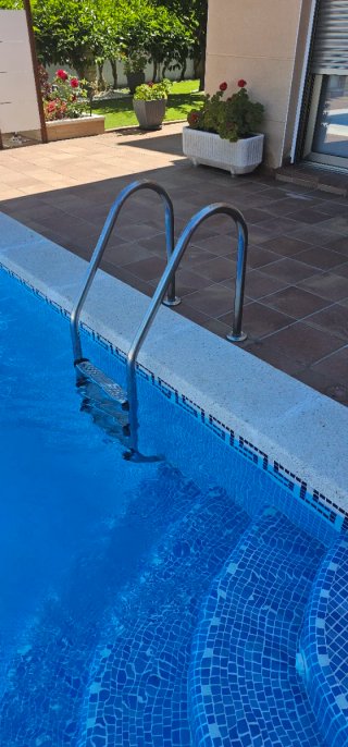 Escalera Piscina Astra Pool Metal y Plástico