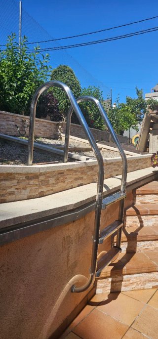 Escalera Piscina Astra Pool Metal y Plástico