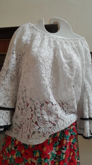 Gonna lunga e blusa pizzo