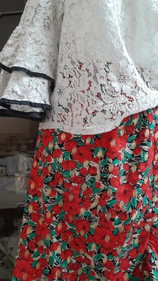 Gonna lunga e blusa pizzo