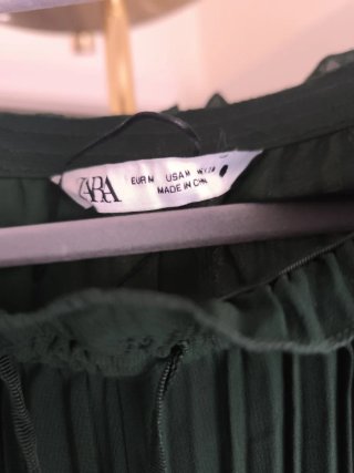 Falda pantalón Zara plisada verde ingles