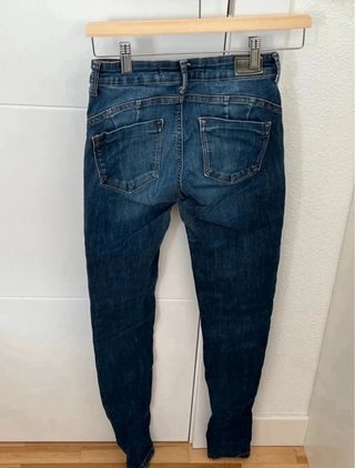 Pantalones pitillo Push-Up Bershka