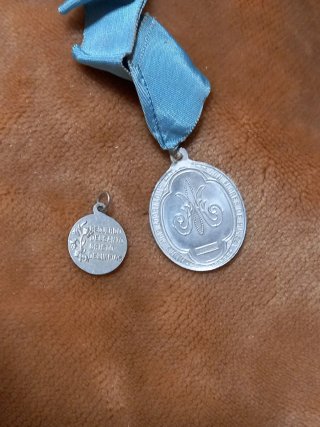 Lote 2 medallas religiosas