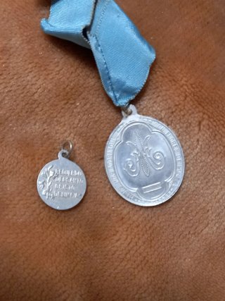 Lote 2 medallas religiosas