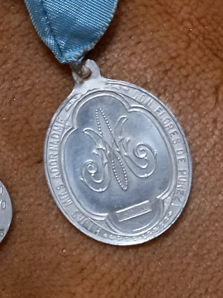 Lote 2 medallas religiosas