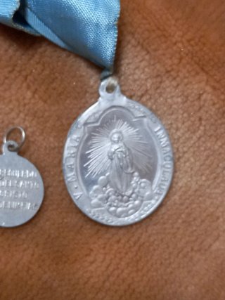 Lote 2 medallas religiosas