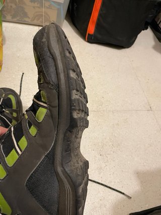 Botas Trekking Quechua Negras y Verdes