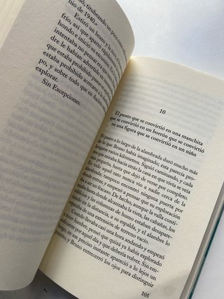 El niño con el pijama de rayas