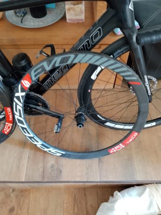 Cuadro Megamo Raise 2022 y Ruedas speedsix tubular