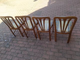 4 Sillas de Madera con Tapizado
