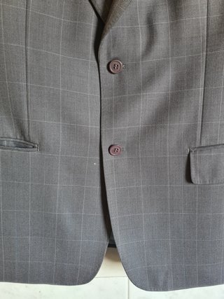 Traje gris con cuadros con pantalon,hombre Talla L