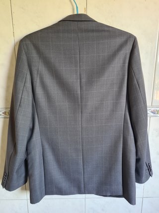 Traje gris con cuadros con pantalon,hombre Talla L