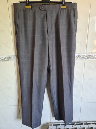Traje gris con cuadros con pantalon,hombre Talla L