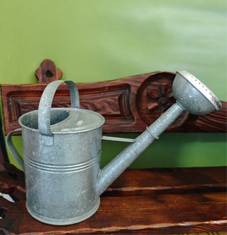 Regadera metálica vintage