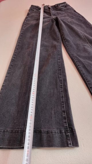 Pantaloni jeans vita alta gamba larga