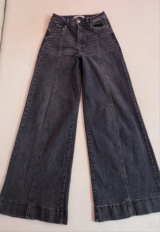 Pantaloni jeans vita alta gamba larga