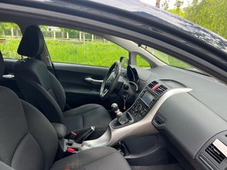 Toyota Auris 2012