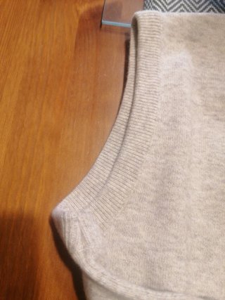 Chaleco de punto beige para hombre