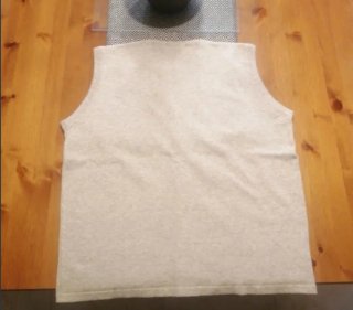 Chaleco de punto beige para hombre