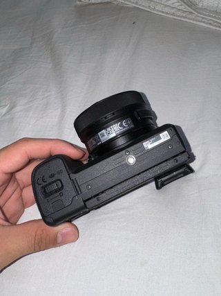 Sony a6400 con lente y accesorios