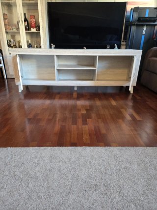 Mueble TV moderno beige y blanco