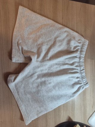 Pantalón corto ESSENTIALS beige