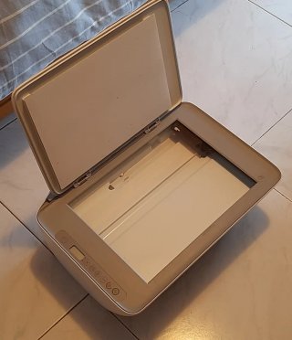 Stampante multifunzione HP Deskjet 2720e grigio e bianco