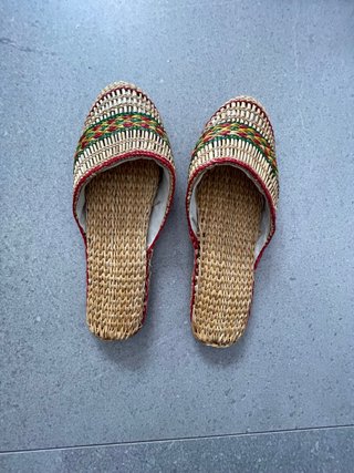 Ciabatte peruviane tessute a mano